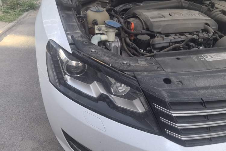 Used Volkswagen Passat 2013 1.8TSI DSG Prestige Edition Engine Bay Right