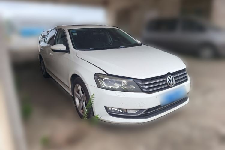 Used Volkswagen Passat 2013 1.8TSI DSG Prestige Edition Front Right 45 Deg