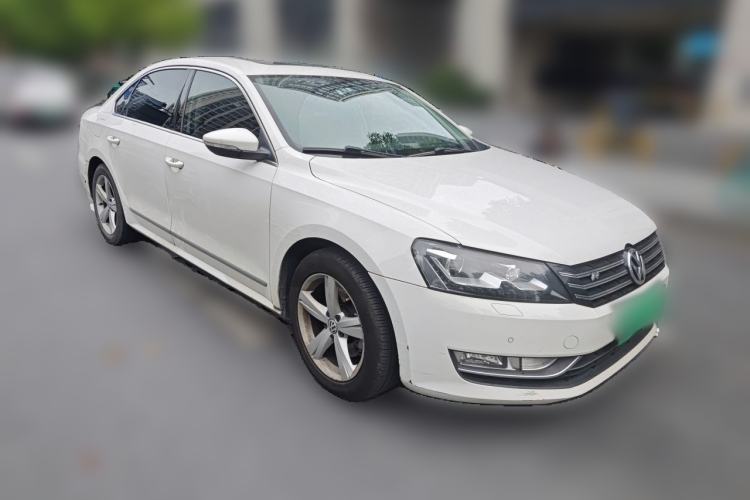 Used Volkswagen Passat 2013 1.8TSI DSG Prestige Edition Front Right 45 Deg