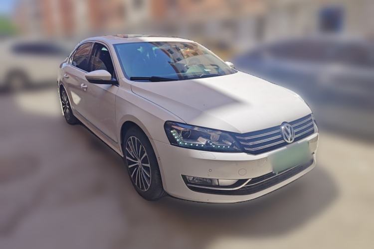 Used Volkswagen Passat 2013 2.0 TSI DSG Ultimate Edition Front Right 45 Deg