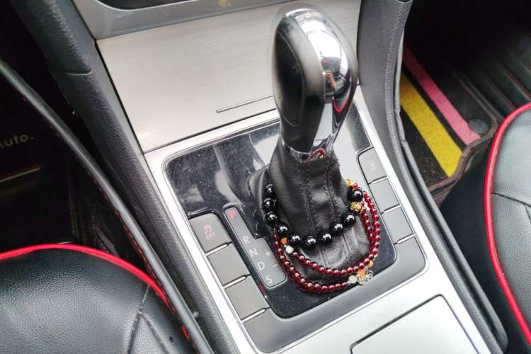 Used Volkswagen Passat 2013 1.8TSI DSG Prestige Edition Gear Lever
