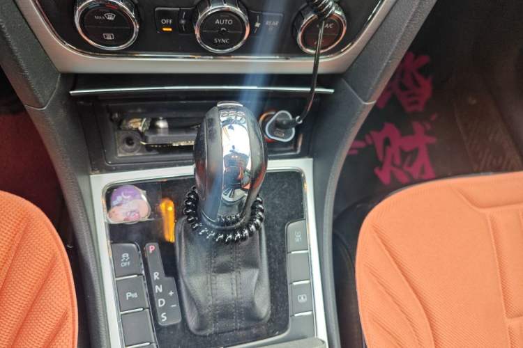 Used Volkswagen Passat 2013 1.8TSI DSG Prestige Edition Gear Lever