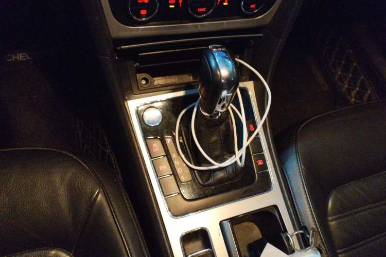 Used Volkswagen Passat 2013 2.0 TSI DSG Prestige Edition Gear Lever