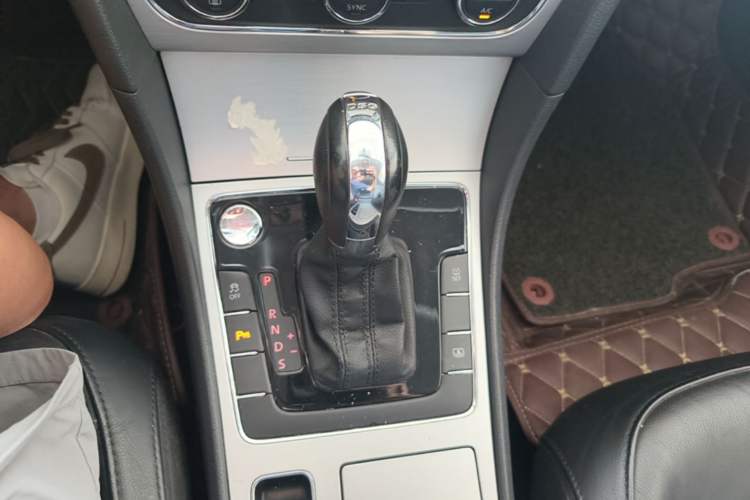 Used Volkswagen Passat 2013 1.8TSI DSG Prestige Edition Gear Lever