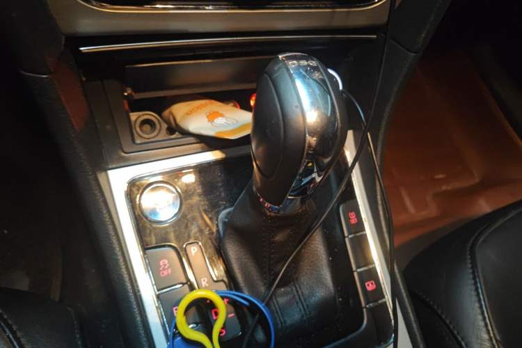 Used Volkswagen Passat 2013 1.8TSI DSG Prestige Edition Gear Lever