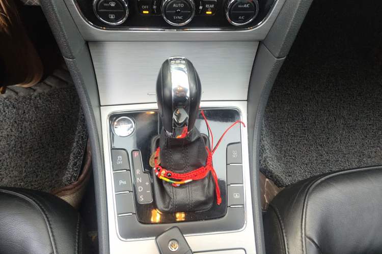Used Volkswagen Passat 2013 1.8TSI DSG Prestige Edition Gear Lever