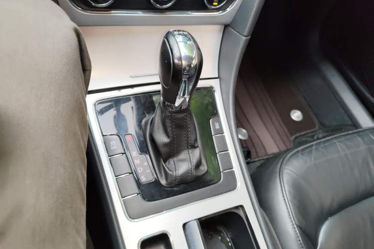 Used Volkswagen Passat 2013 1.8TSI DSG Prestige Edition Gear Lever