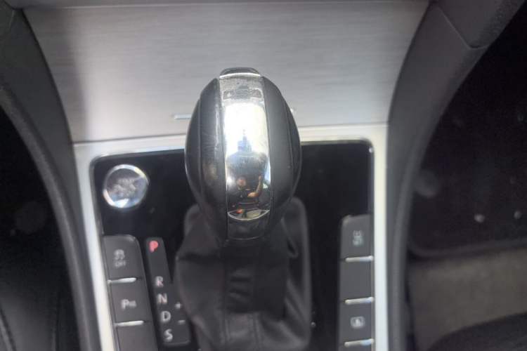 Used Volkswagen Passat 2013 1.8TSI DSG Prestige Edition Gear Lever