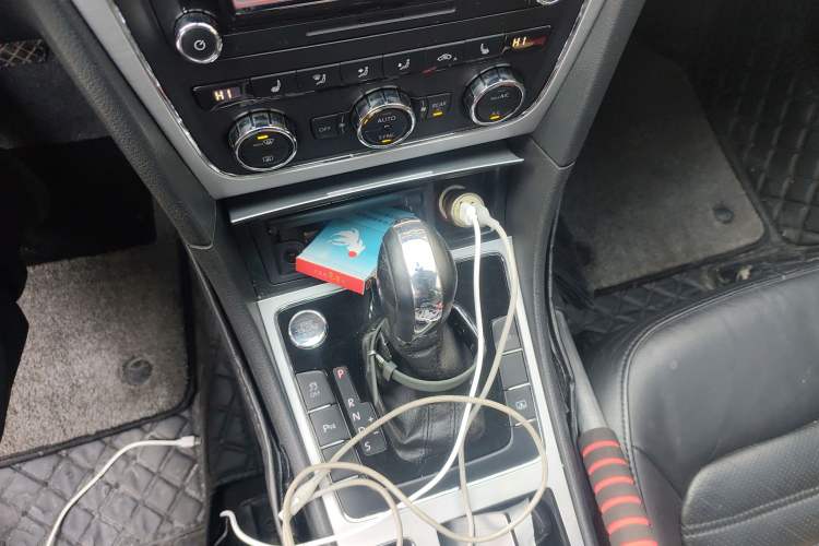 Used Volkswagen Passat 2013 1.8TSI DSG Prestige Edition Gear Lever