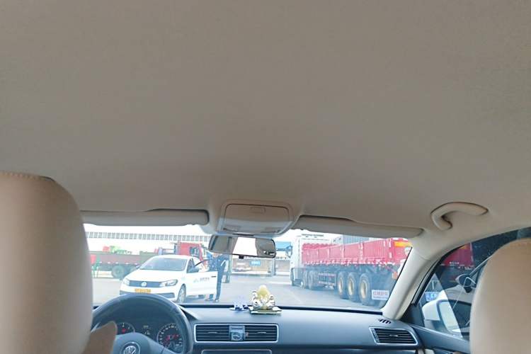 Used Volkswagen Passat 2013 1.4TSI Manual Luxury Edition Headliner