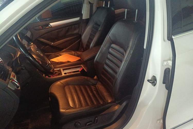 Used Volkswagen Passat 2013 1.8TSI DSG Prestige Edition Left Front Seat