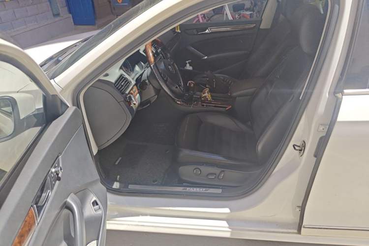 Used Volkswagen Passat 2013 2.0 TSI DSG Ultimate Edition Left Front Seat