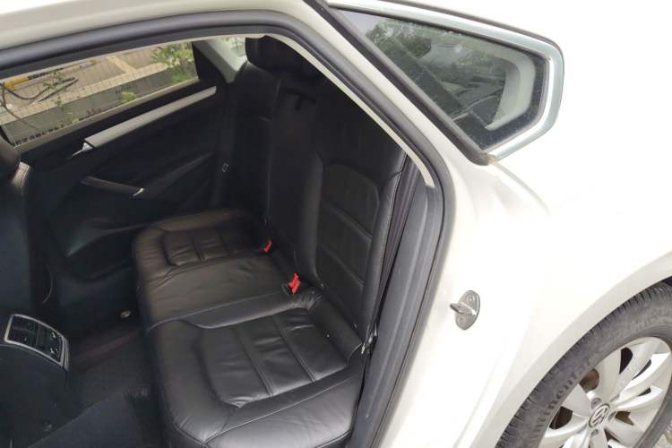 Used Volkswagen Passat 2013 1.8TSI DSG Prestige Edition Left Rear Seat