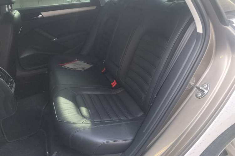 Used Volkswagen Passat 2013 1.8TSI DSG Prestige Edition Left Rear Seat