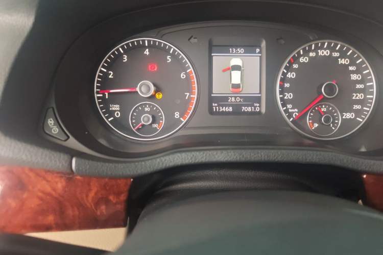Used Volkswagen Passat 2013 2.0 TSI DSG Prestige Edition Odometer Close Up