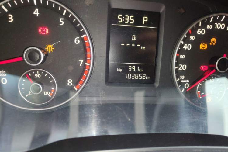 Used Volkswagen Passat 2013 1.8TSI DSG Prestige Edition Odometer Close Up