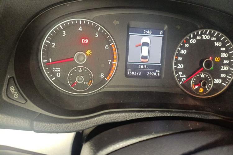 Used Volkswagen Passat 2013 1.8TSI DSG Prestige Edition Odometer Close Up