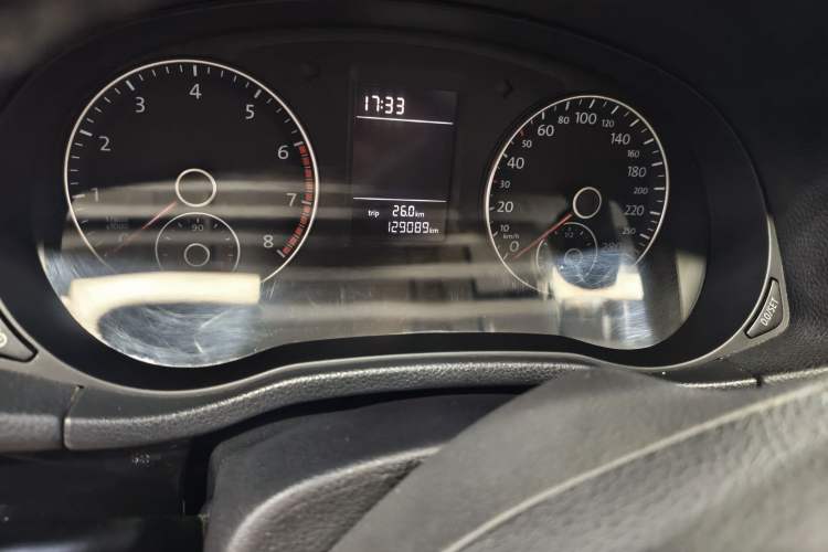 Used Volkswagen Passat 2013 1.8TSI DSG Prestige Edition Odometer Close Up