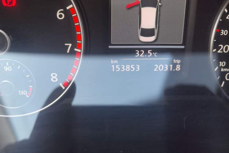 Used Volkswagen Passat 2013 1.8TSI DSG Prestige Edition Odometer Close Up