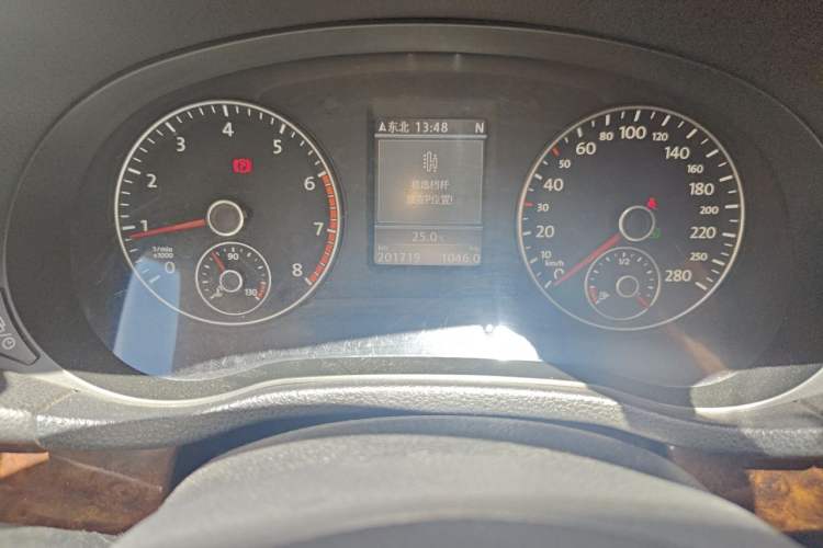 Used Volkswagen Passat 2013 2.0 TSI DSG Ultimate Edition Odometer Close Up