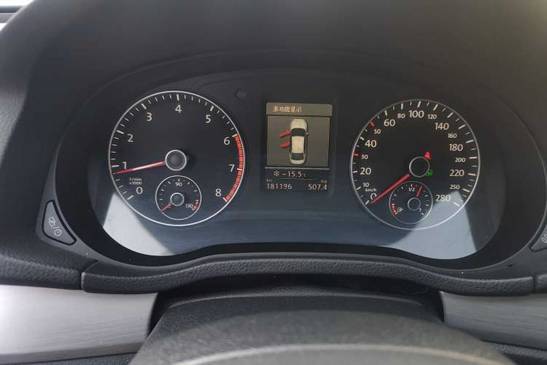 Used Volkswagen Passat 2013 1.8TSI DSG Prestige Edition Odometer Close Up