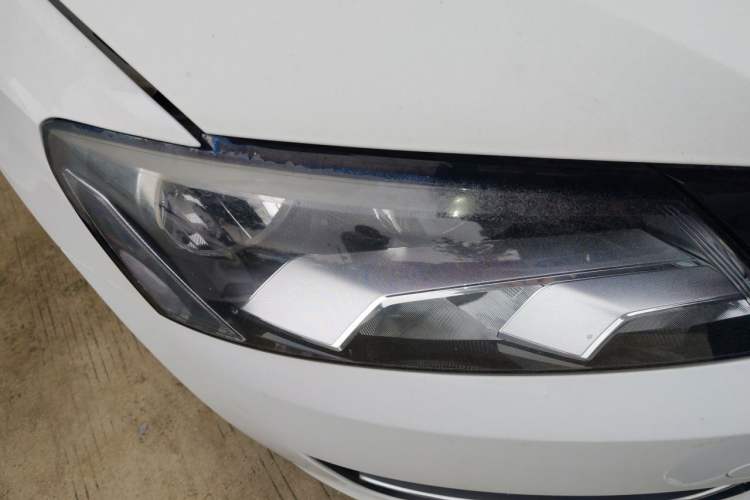 Used Volkswagen Passat 2013 1.8TSI DSG Prestige Edition Right Front Headlight