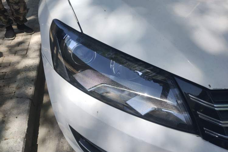 Used Volkswagen Passat 2013 1.8TSI DSG Prestige Edition Right Front Headlight