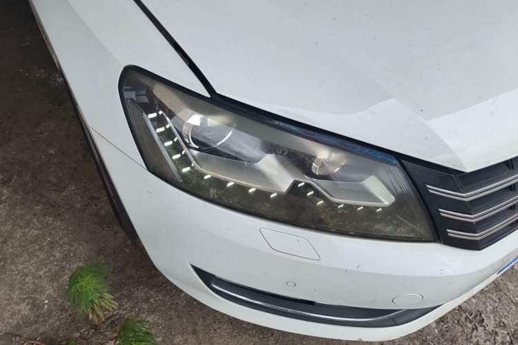 Used Volkswagen Passat 2013 1.8TSI DSG Prestige Edition Right Front Headlight