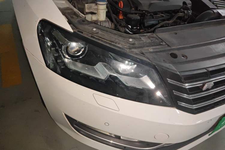 Used Volkswagen Passat 2013 1.8TSI DSG Prestige Edition Right Front Headlight
