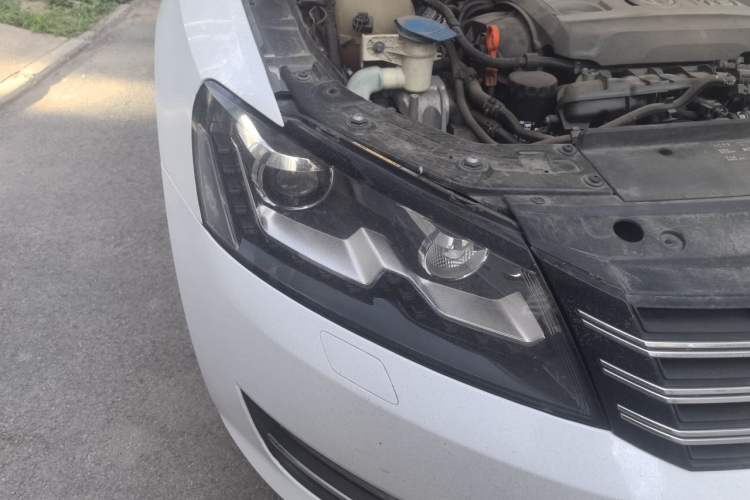 Used Volkswagen Passat 2013 1.8TSI DSG Prestige Edition Right Front Headlight