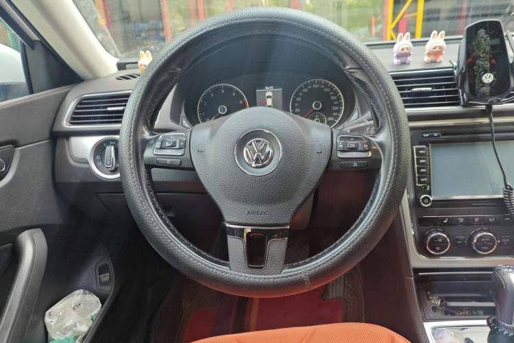 Used Volkswagen Passat 2013 1.8TSI DSG Prestige Edition Steering Wheel