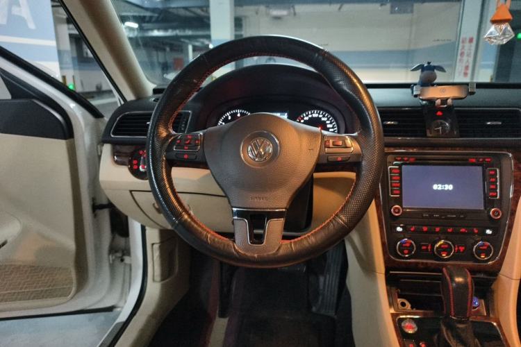 Used Volkswagen Passat 2013 1.8TSI DSG Prestige Edition Steering Wheel