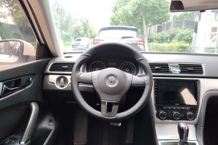 Used Volkswagen Passat 2013 1.8TSI DSG Prestige Edition Steering Wheel