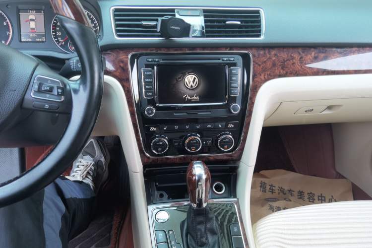 Used Volkswagen Passat 2013 2.0 TSI DSG Ultimate Edition Audio And AC Panel