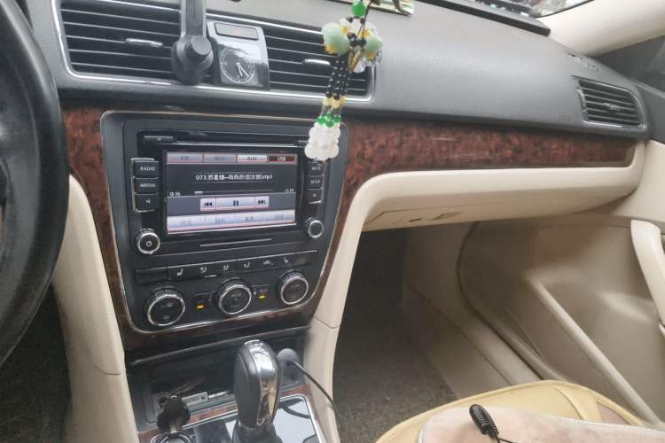 Used Volkswagen Passat 2013 1.8TSI DSG Prestige Edition Audio And AC Panel