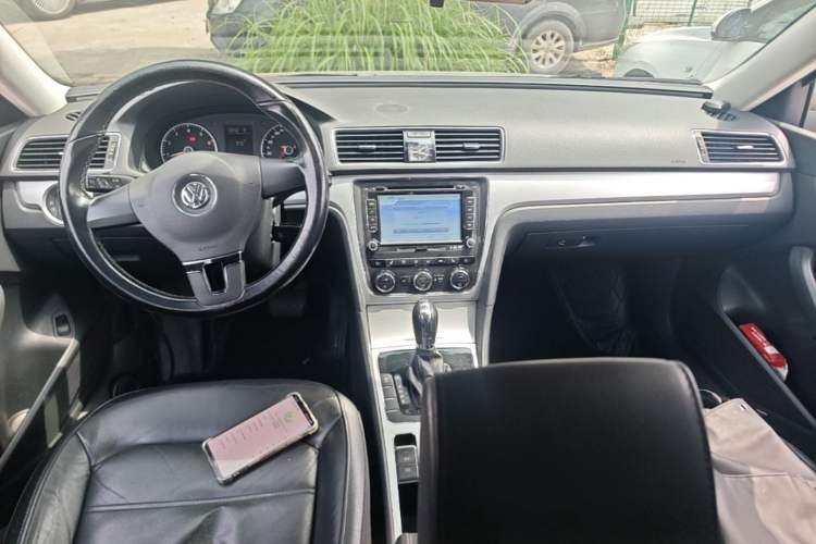 Used Volkswagen Passat 2013 1.8TSI DSG Prestige Edition Center Console