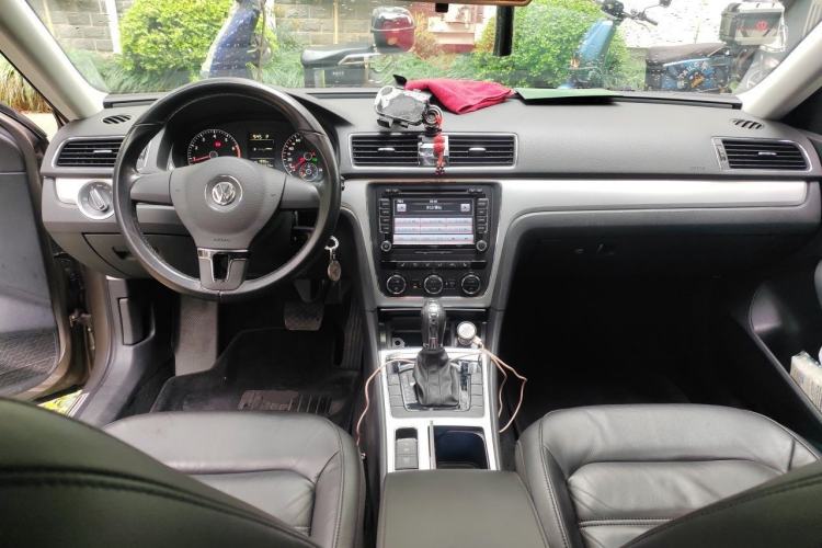 Used Volkswagen Passat 2013 1.8TSI DSG Prestige Edition Center Console