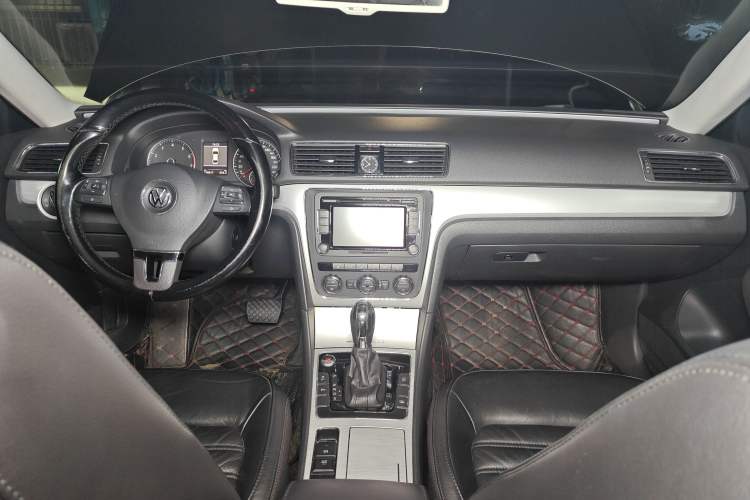Used Volkswagen Passat 2013 1.8TSI DSG Ultimate Edition Center Console