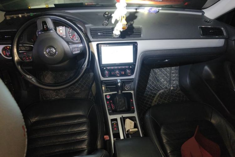 Used Volkswagen Passat 2013 1.8TSI DSG Prestige Edition Center Console