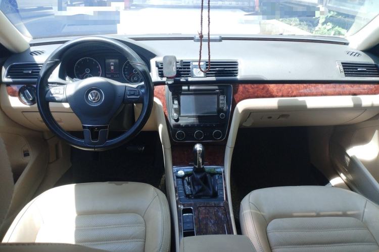 Used Volkswagen Passat 2013 1.8TSI DSG Prestige Edition Center Console