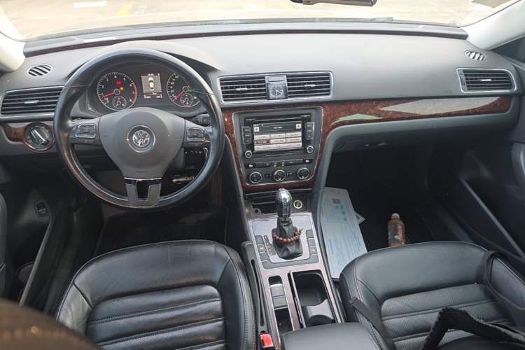 Used Volkswagen Passat 2013 1.8TSI DSG Prestige Edition Center Console
