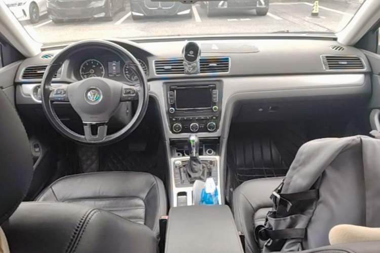 Used Volkswagen Passat 2013 1.8TSI DSG Prestige Edition Center Console
