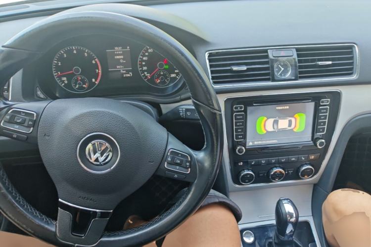 Used Volkswagen Passat 2013 2.0 TSI DSG Prestige Edition Center Console