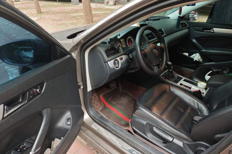Used Volkswagen Passat 2013 1.8TSI DSG Prestige Edition Driver Seat