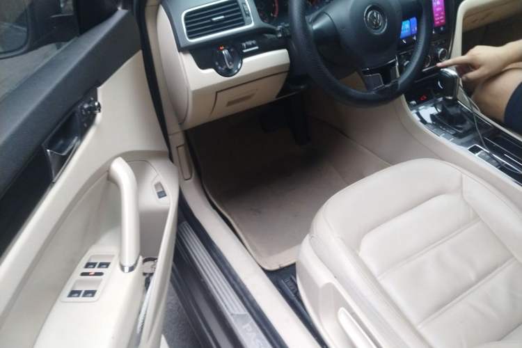 Used Volkswagen Passat 2013 1.8TSI DSG Prestige Edition Driver Seat