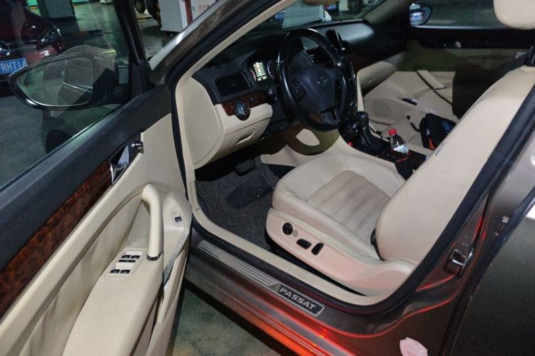 Used Volkswagen Passat 2013 1.8TSI DSG Prestige Edition Driver Seat