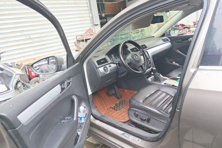 Used Volkswagen Passat 2013 1.8TSI DSG Prestige Edition Driver Seat