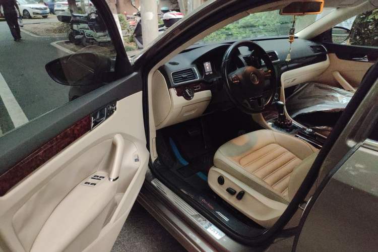 Used Volkswagen Passat 2013 2.0 TSI DSG Prestige Edition Driver Seat