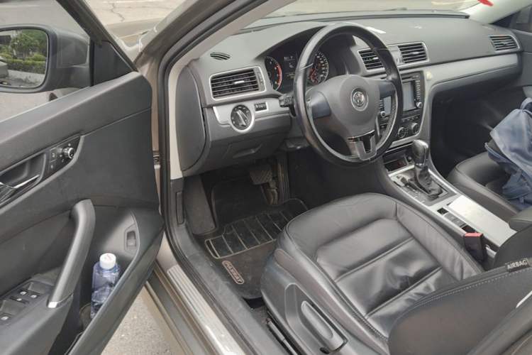 Used Volkswagen Passat 2013 1.8TSI DSG Prestige Edition Driver Seat
