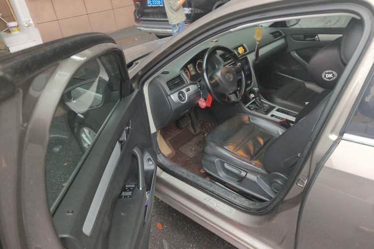 Used Volkswagen Passat 2013 1.8TSI DSG Prestige Edition Driver Seat